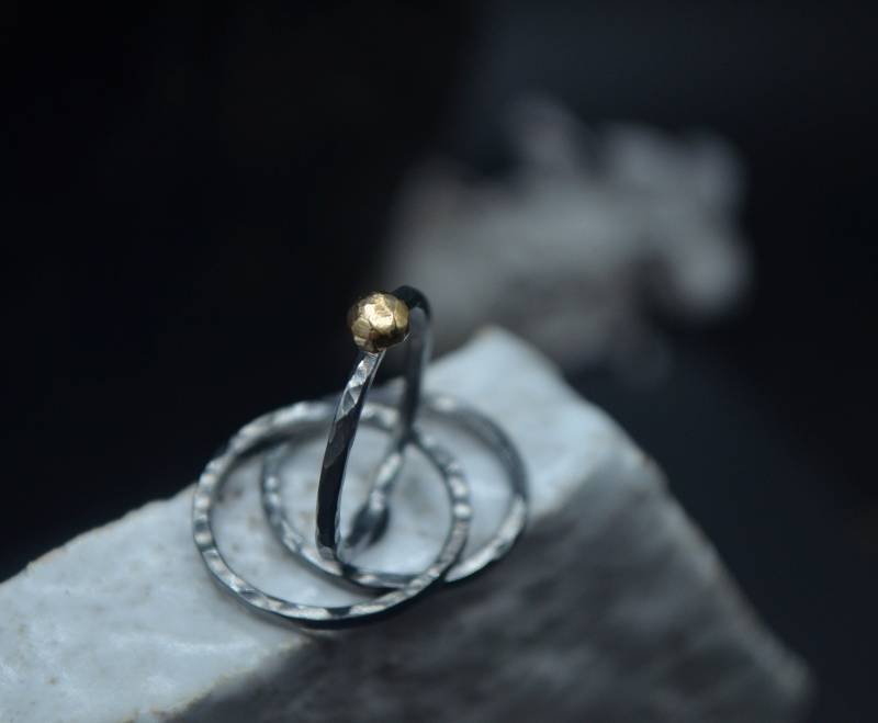 925 Silberring, 18Kt Goldring, Gehämmertes Silber, Gelbgoldnugget, 3Er-Set Ringe, Oxidiertes Stapelring, Made in Italy 925 Silberring, 18Kt Goldring, Gehämmertes Silber, Gelbgoldnugget, 3Er-Set Ringe, Oxidiertes Stapelring, Made in Italy von VMJewelryDesign