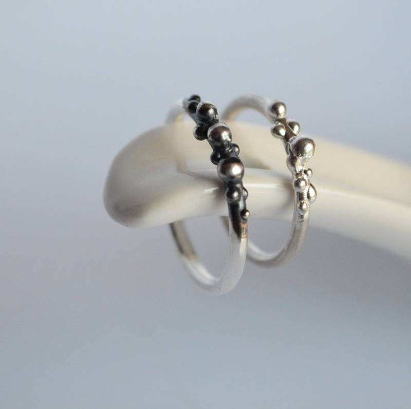 Ring Aus 925Er Sterlingsilber, Punktring, Kugelring, Schwarzer Ring, Oxidiertes Silber, Stapelring, Handgefertigt, Hergestellt in Italien von VMJewelryDesign