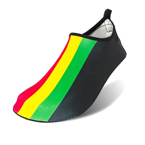 VOARYISA Wasserschuhe für Damen und Herren, schnelltrocknend, Schwimmen, Strandschuhe für Outdoor, Surfen, Yoga, Übungen, Jamaika-Flagge, Karibik, Reggae, Rasta, Rgy02, 8.5-9 Women/7.5-8 Men von VOARYISA