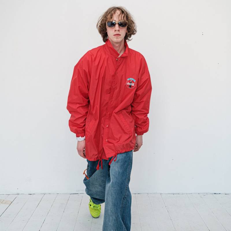 90Er Vintage Windbreaker Trainingsjacke in Coca Cola Rot von VOLGAVINTAGE