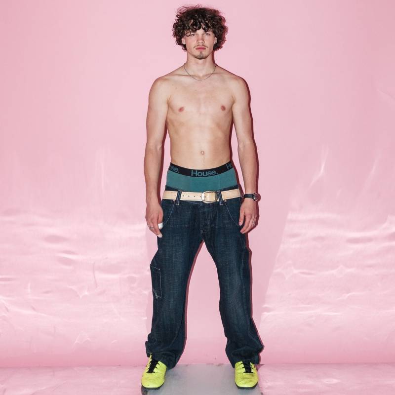 Vintage Y2K Coole Gepatchte Skater Jeans in Super Dunkler Waschung von VOLGAVINTAGE