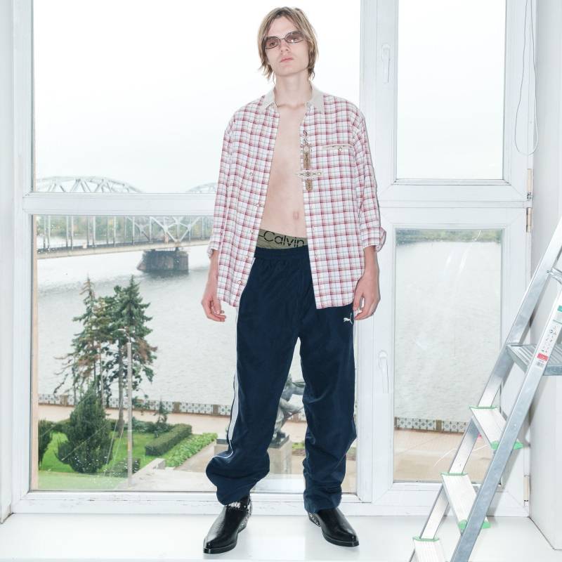 Vintage Y2K Erstaunlich Detailliert Kariertes Hemd in Beige & Rot von VOLGAVINTAGE