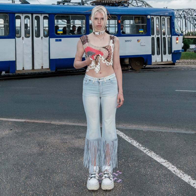 Vintage Y2K Kultige Cropped Wildleder Fransen Jeans in Hellblau von VOLGAVINTAGE