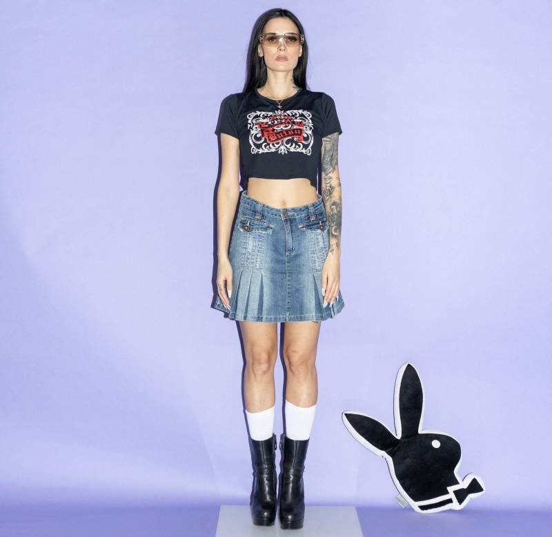 Vintage Y2K Kultiger Stonewashed Faltenminirock in Blau von VOLGAVINTAGE