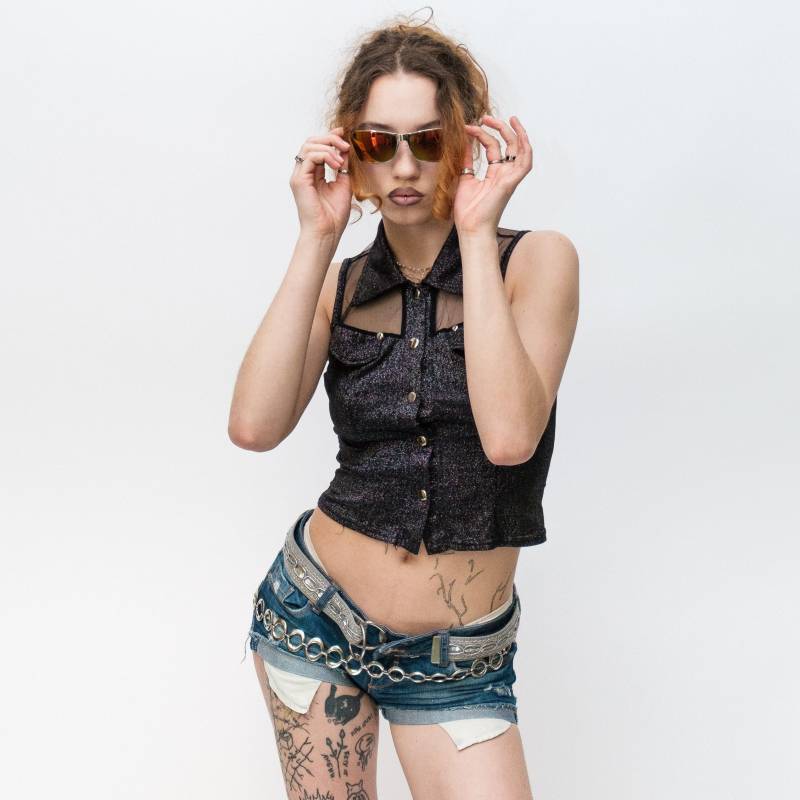 Vintage Y2K Kultiges Crop Top Mit Glitzerkragen in Silber Schwarz von VOLGAVINTAGE