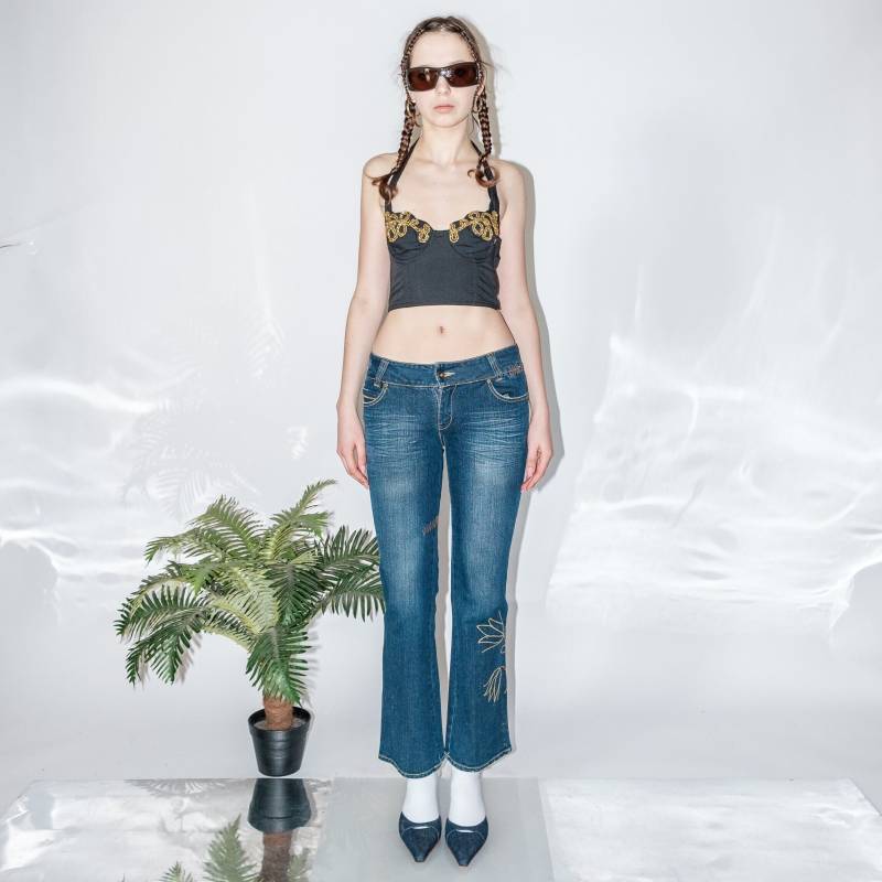 Vintage Y2K Low Rise Bestickte Flare Jeans in Dunkler Waschung von VOLGAVINTAGE