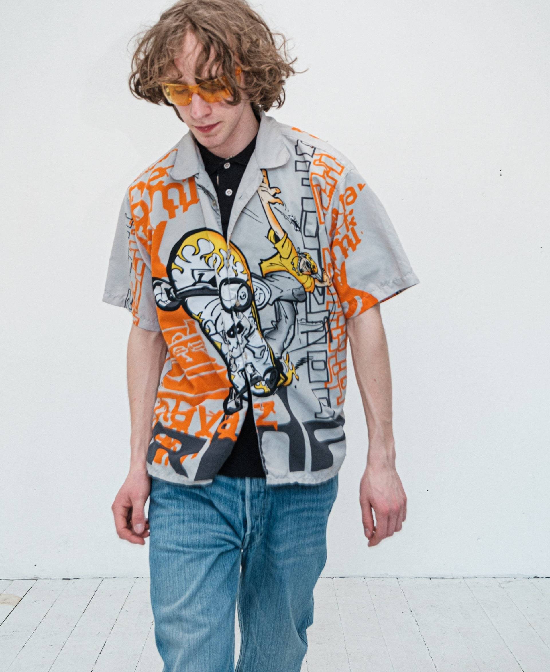 Vintage Y2K Rave Skater Boy Print Shirt in Grau/Orange von VOLGAVINTAGE