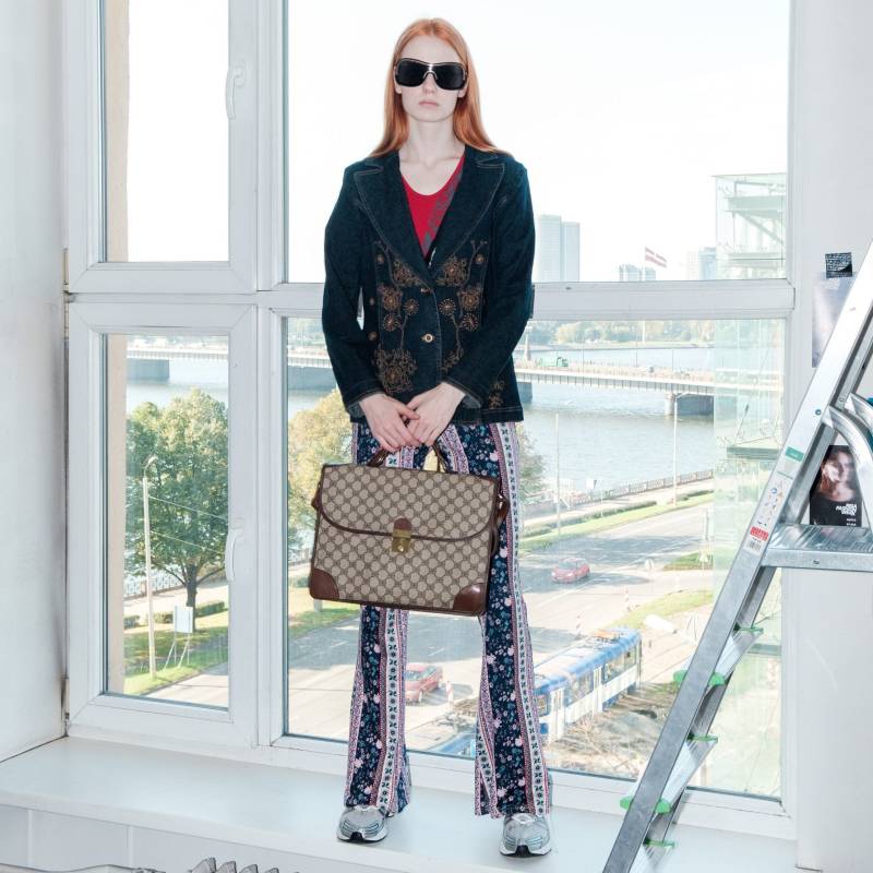 Y2K Vintage Bestickter Jeansblazer in Dunkler Waschung & Orange von VOLGAVINTAGE