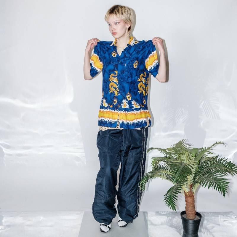 Y2K Vintage T-Shirt Mit Drachenprint in Blau & Gold von VOLGAVINTAGE