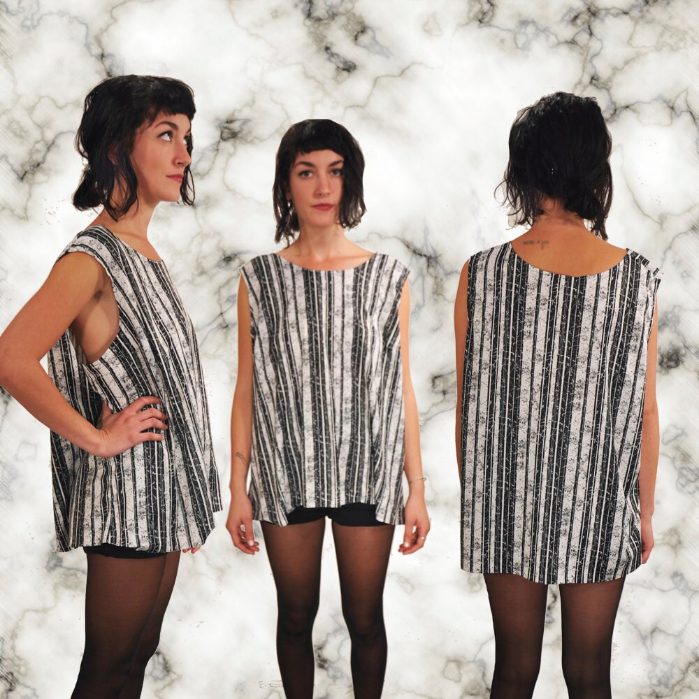 Marmor Texture Tank | Large von VOMITCLOSET