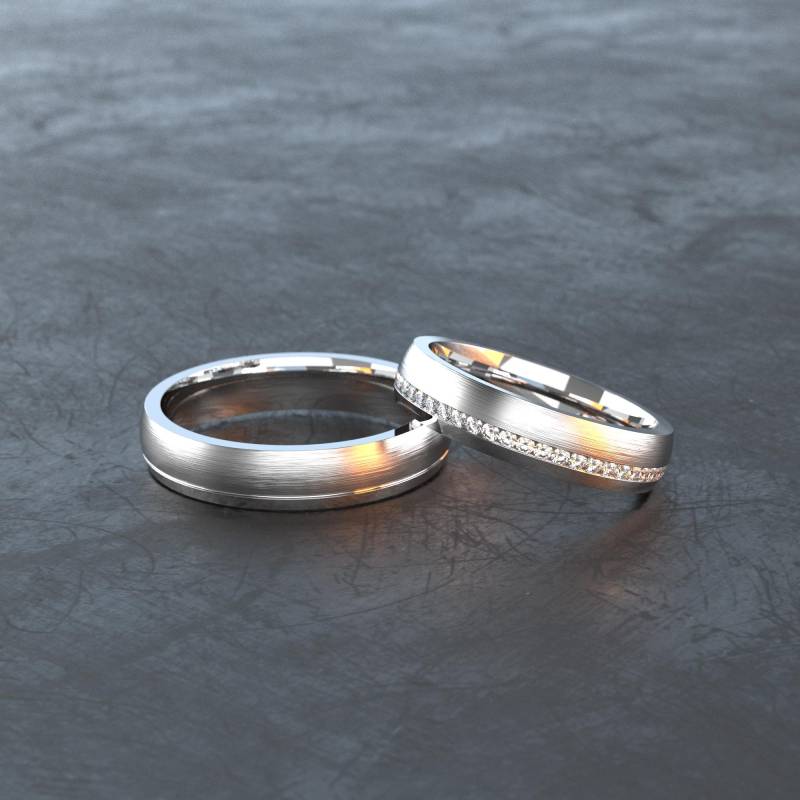 Ring Aus Edelstahl, Ehering Mit Kanalfuge Und Vollkranz Zirkonia, Längs Mattiert - Ideal Als Freundschafts- Oder Partnerring E033 von VONJACOB