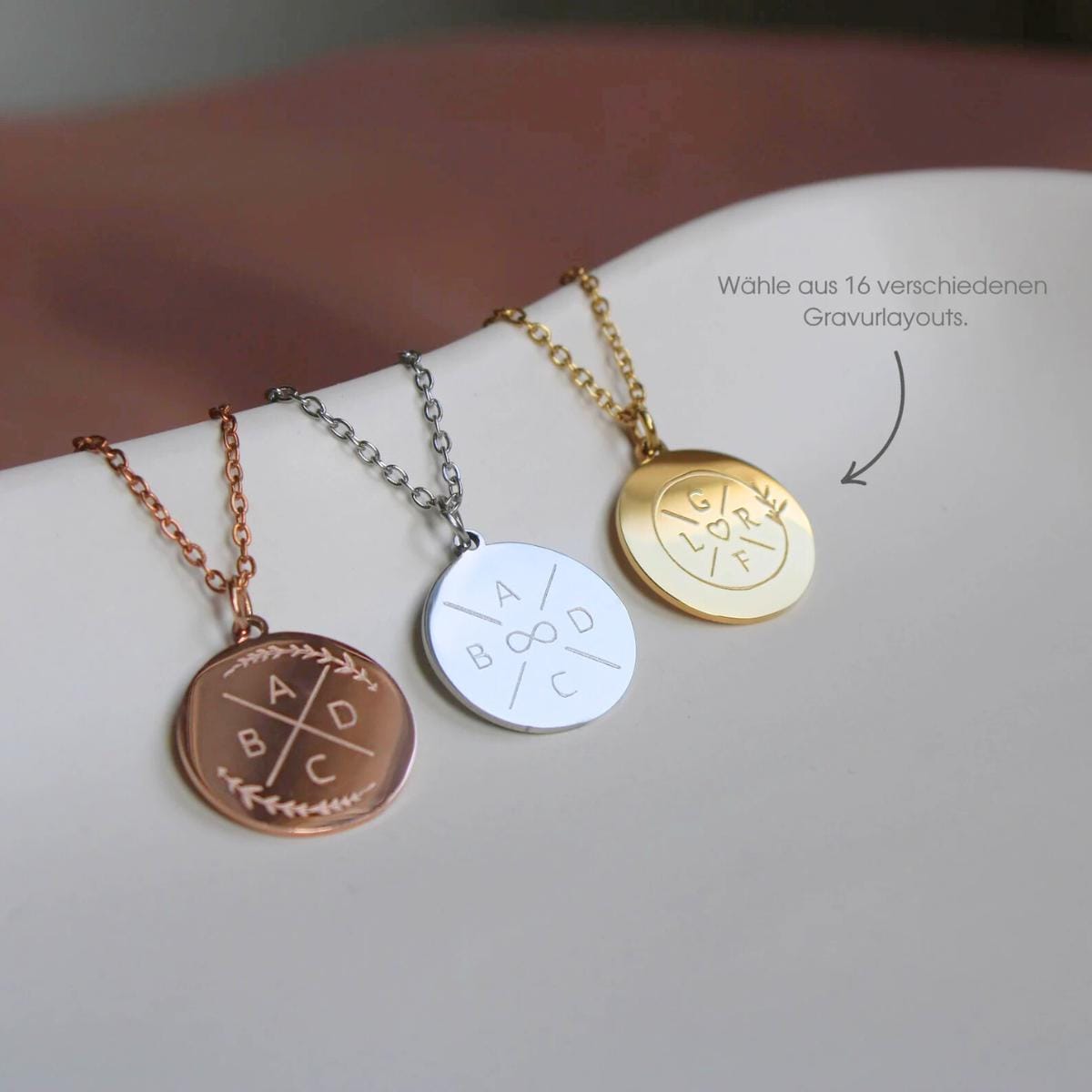 Personalisierte Familienkette Mit Anhänger Mutter-Kind Partner Kette Initialien - & Namenskette Wasserfeste Personalisierte Familienkette Mit Anhänger Mutter-Kind Partner Kette Initialien - & Namenskette Wasserfeste von CapaliaSchmuck