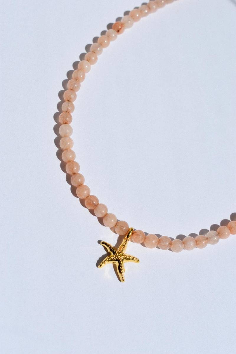 Gemstone Beaded Necklace With Gold Starfish Charm | Stainless Steel Jewelry - Edelstein Perlenkette Mit Seestern Anhänger Vrnq von VRNQ