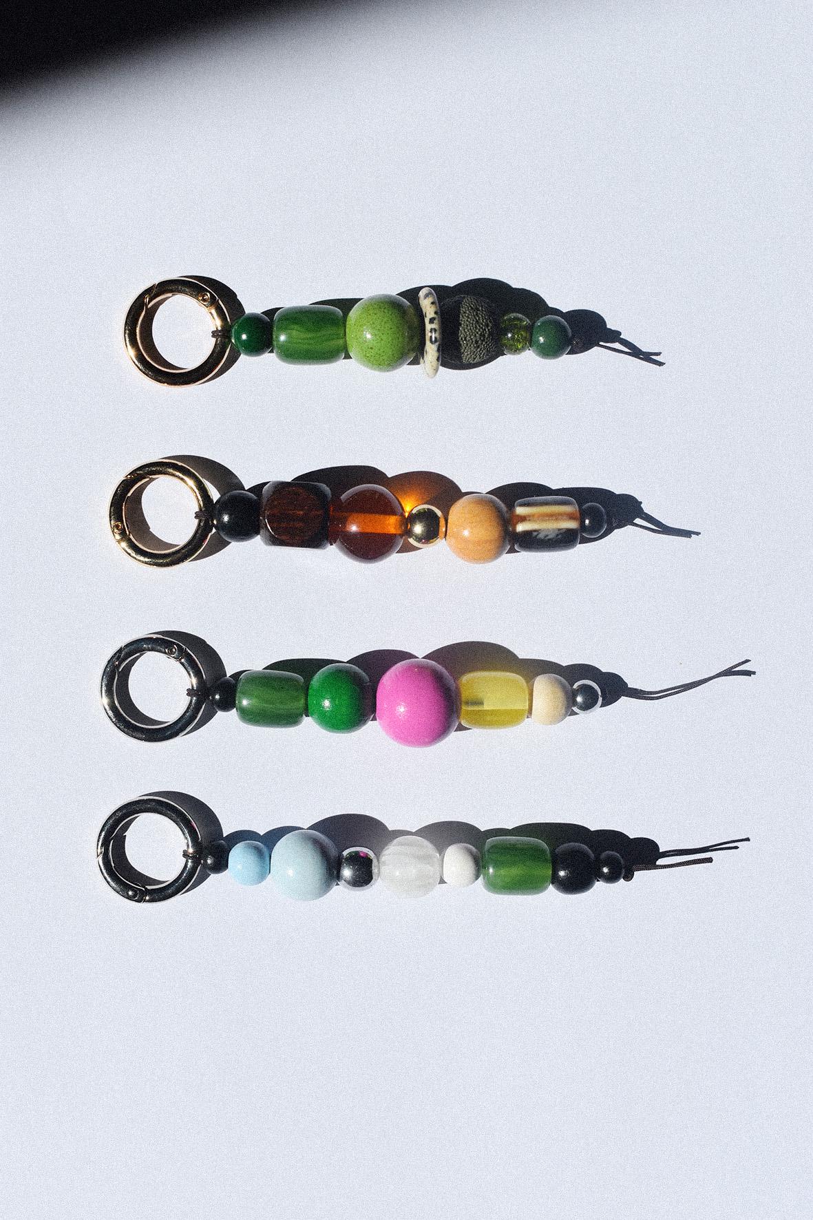 Handmade Beaded Bag & Key Charms - Ceramic & Gemstone Treasures/Handgemachte Taschenanhänger Holz- Und Keramikperlen | Vrnq von VRNQ