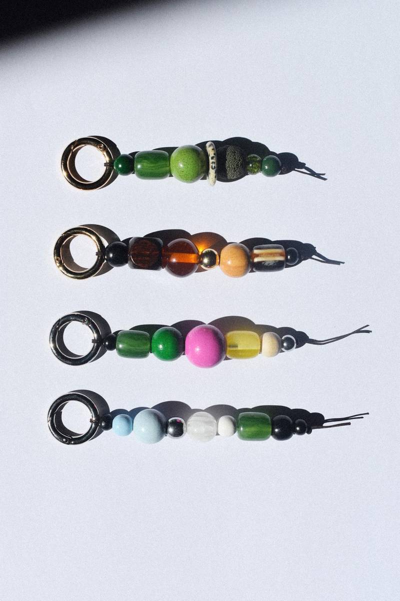 Handmade Beaded Bag & Key Charms - Ceramic & Gemstone Treasures/Handgemachte Taschenanhänger Holz- Und Keramikperlen | Vrnq von VRNQ