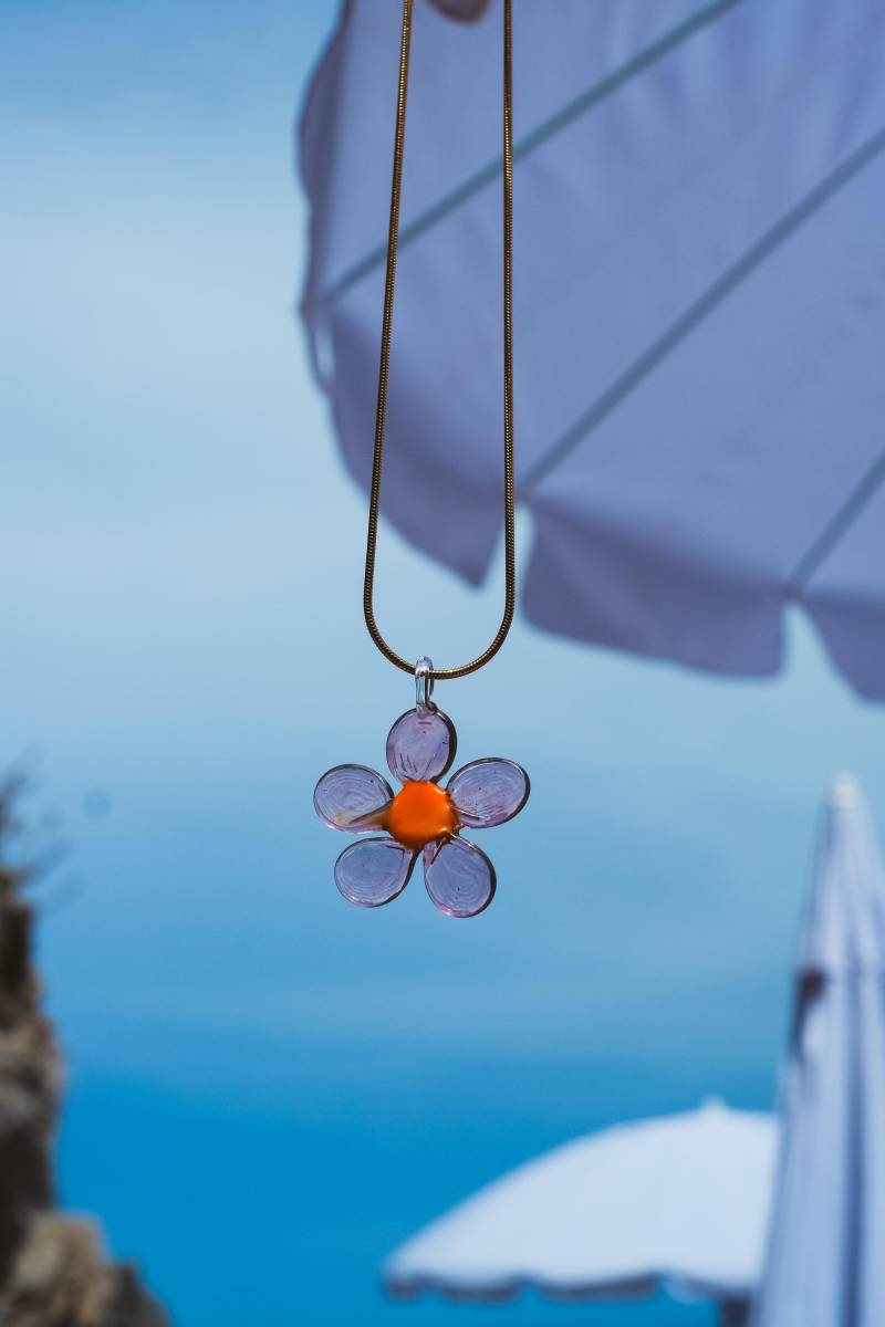 Necklace With Handmade Flower Glass Pendant From Murano Limited Edition | Vrnq von VRNQ