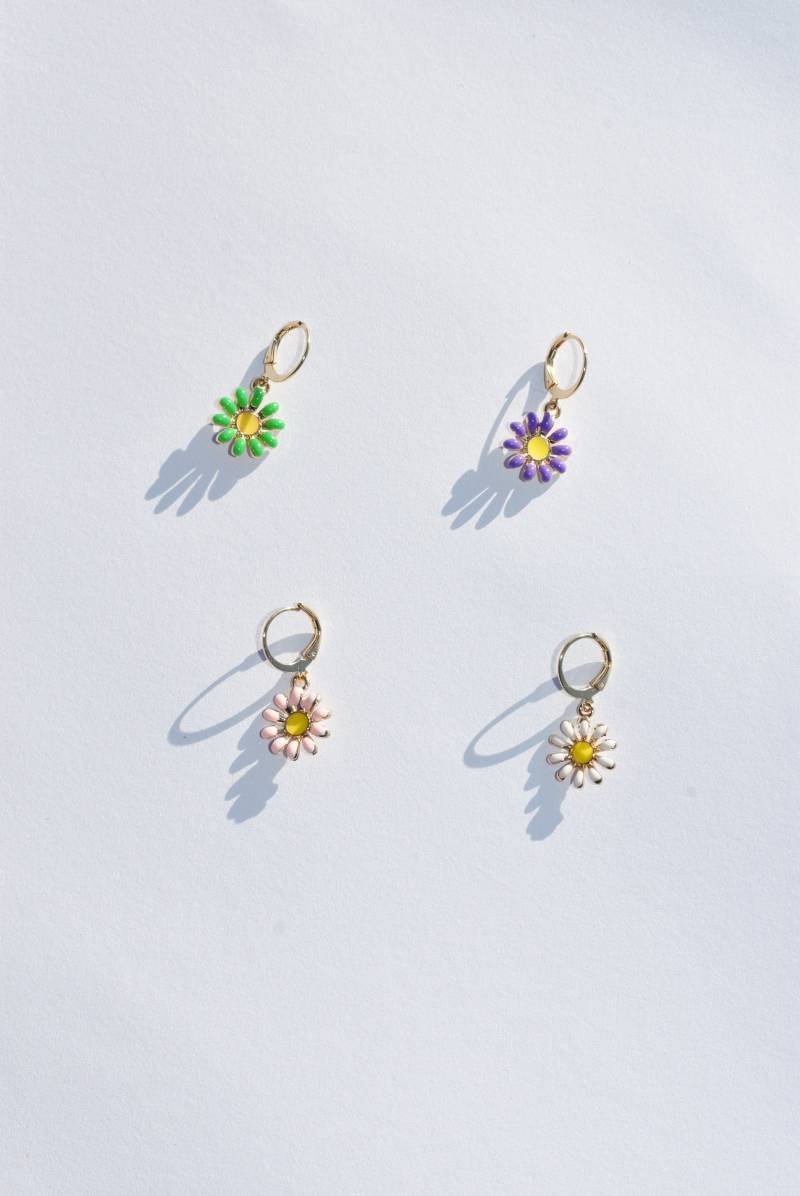 Single Hoop Earrings Daisy | Vrnq von VRNQ