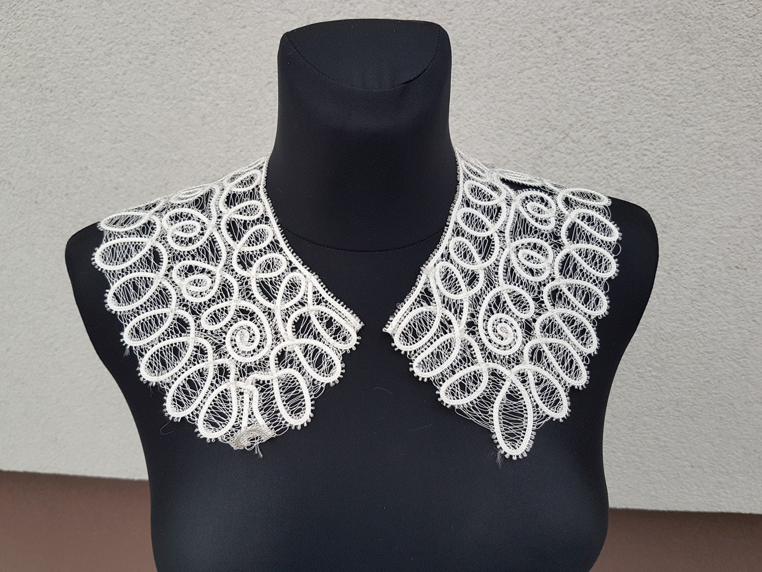 Vintage Ecru Spitzenkragen, Dekoration Von Kleidung, Geschenk Für Sie, Frauen, Vintage-Artikel-Liebhaber-Geschenk von VSVintageGoods