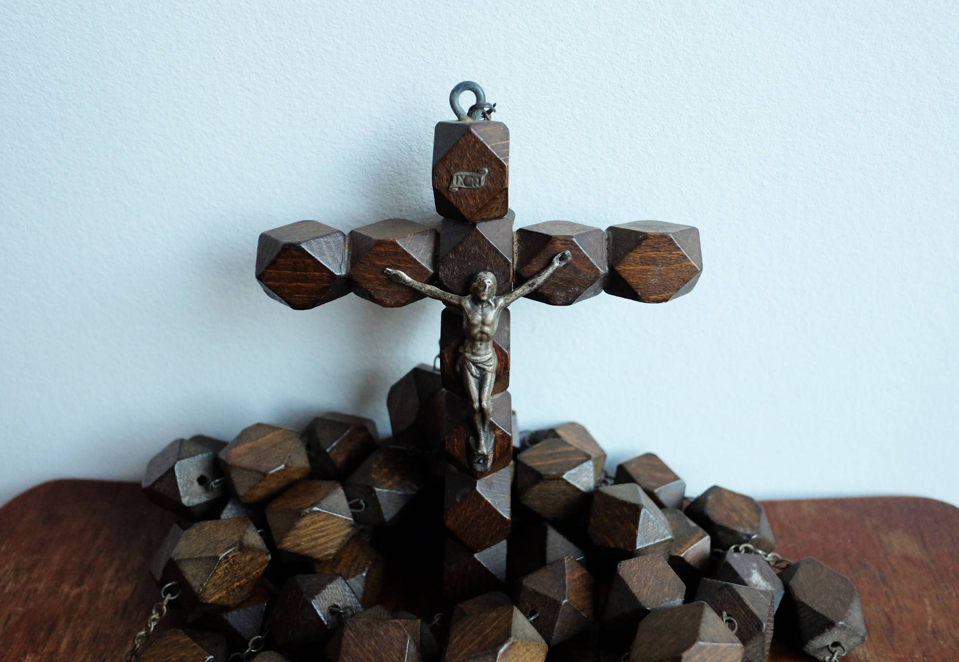 Ende Des 19.jahrhunderts Rosenkranz Der Holzperlen-Nonne Mit Silbernem Kruzifix Ende Des 19.jahrhunderts Rosenkranz Der Holzperlen-Nonne Mit Silbernem Kruzifix von VScollectibles
