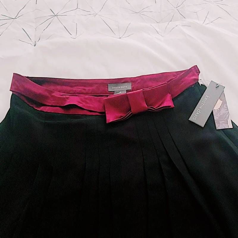 Kristin Davis Chiffon Bordeaux Gürtelrock von VaLaReseBoutique