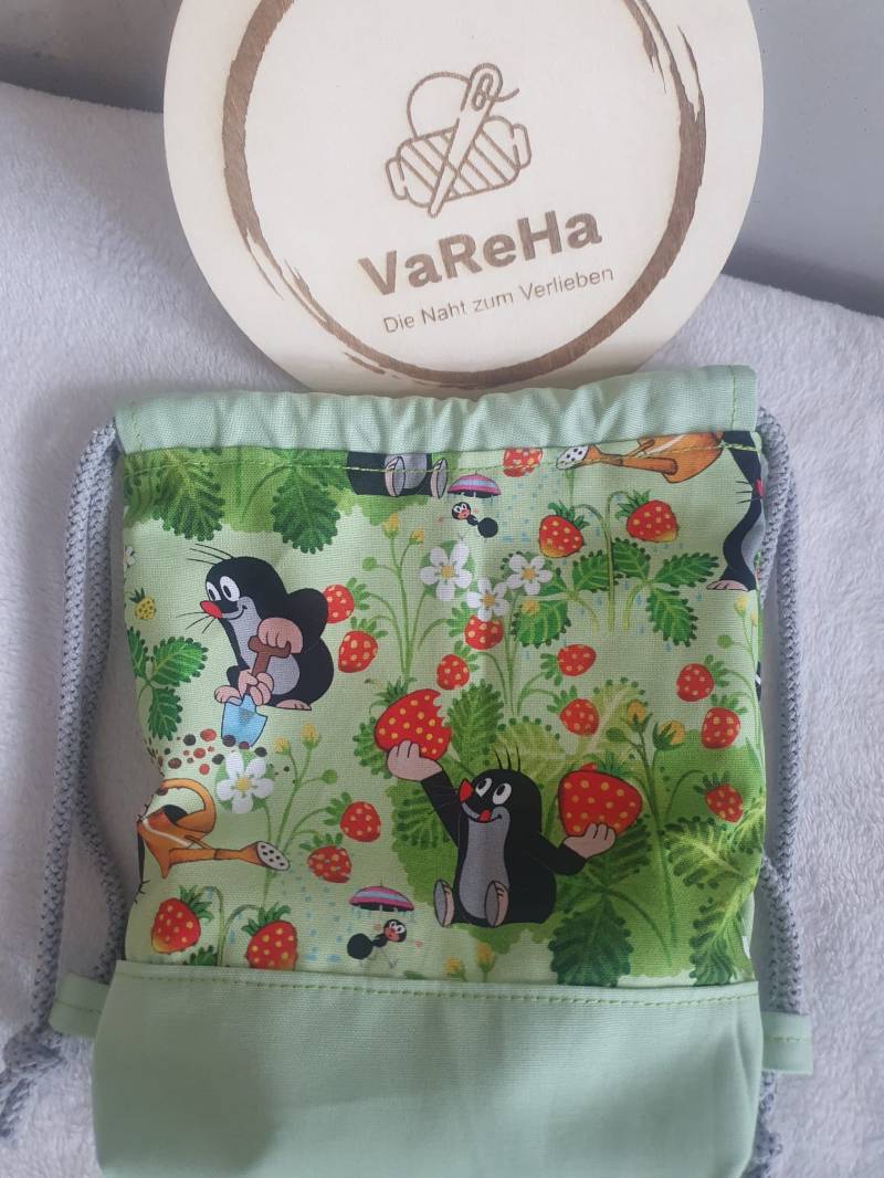 Turnbeutel Mit Pauli Maulwurf Im Erdbeerfeld | Erdbeerpauli Für Kinder Z. B. Kindergartenalter von VaReHaDesign