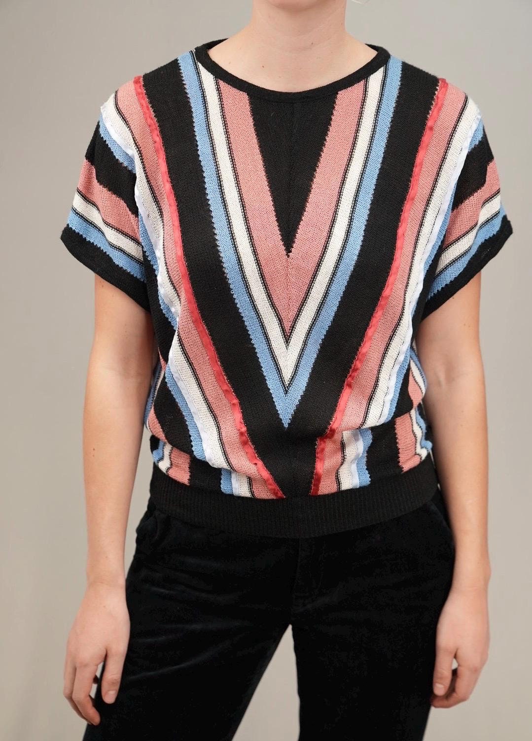 Einzigartiges 70S Top Mit Dreiecksmuster in Pink, Blau Und Schwarz | Jahrgang Baumwoll-Mischgewebe Größe M in Sehr Gutem Zustand von Vabrix