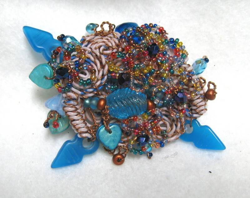 Vintage Perlen Blaue Kabel Twist Große Brosche Pin Atemberaubende Vintage Perlen Blaue Kabel Twist Große Brosche Pin Atemberaubende von Vada9