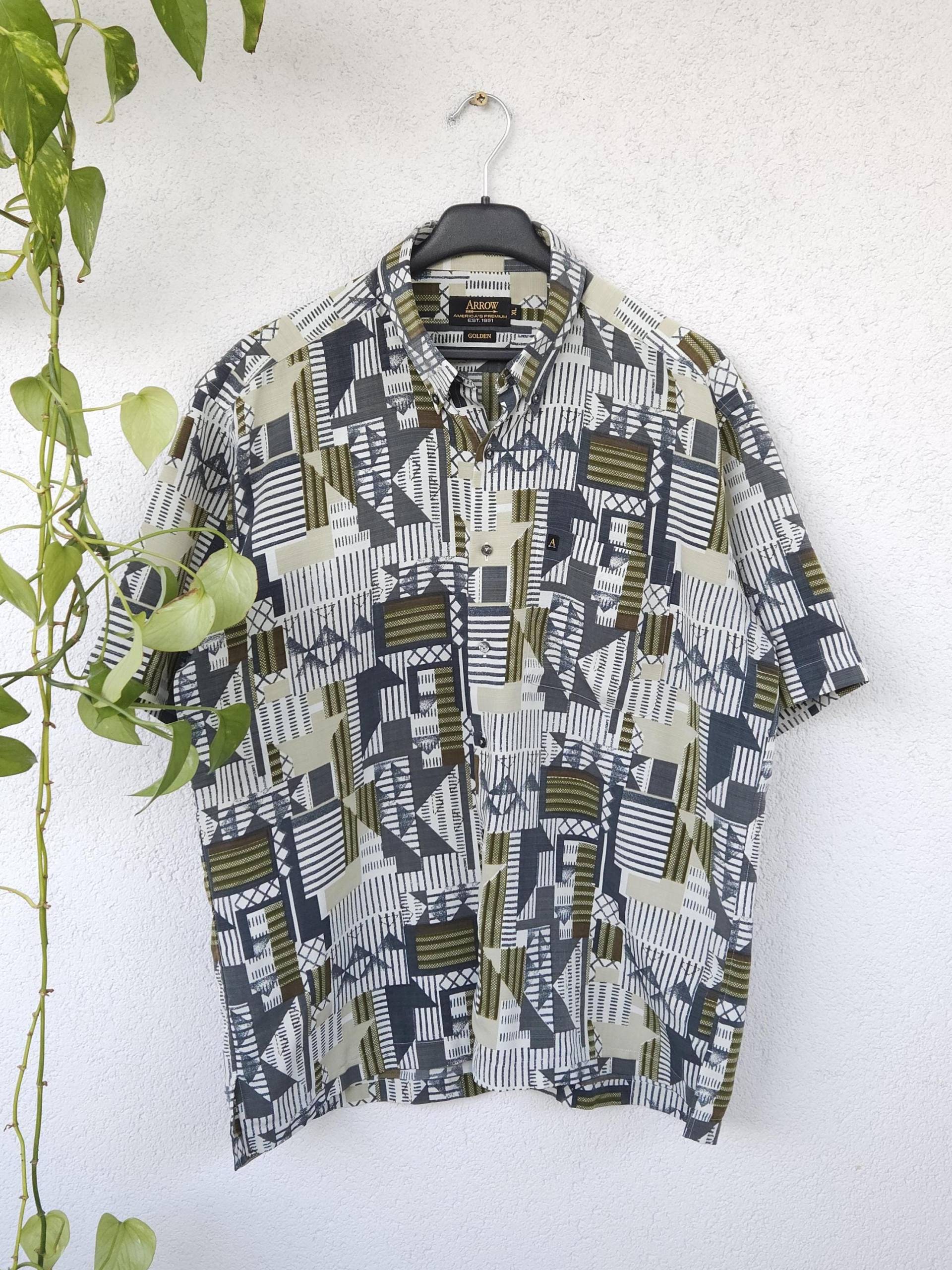 Vintage 90Er Crazy Pattern Hemd Von Arrow - Kurzarm Herren Gr. Xl Weiß Grau Khaki Retro Stil von VaiaVintage