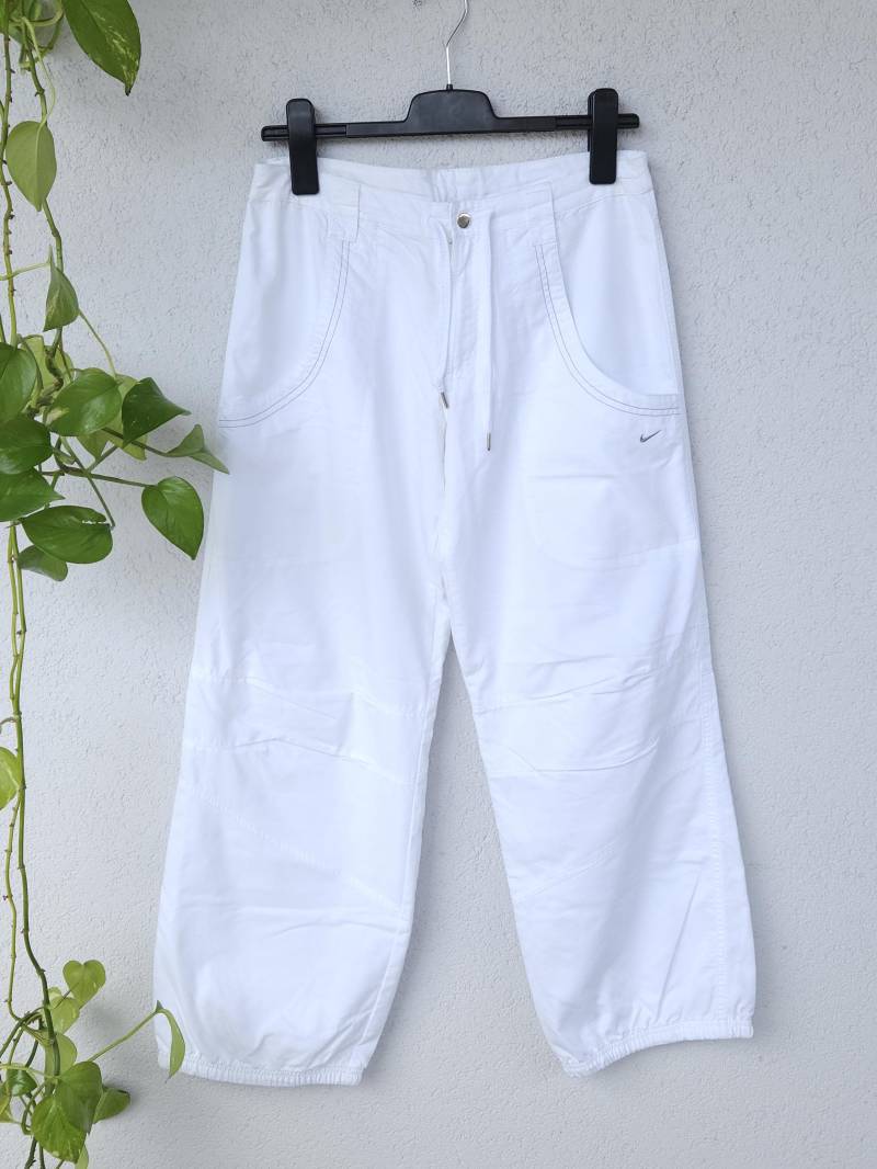 Vintage 90Er Nike Studio Dri-Fit Hose - Damen Größe 36 | S Weiße Low Waist Stoff Baggy Fit Rave Y2K Techno von VaiaVintage