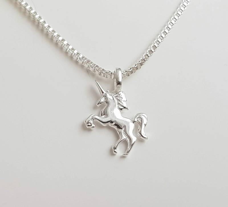 Mädchen Kette Mit Einhorn Anhänger 925 Sterling Silber Versilbert von VaikikiHolzschmuck