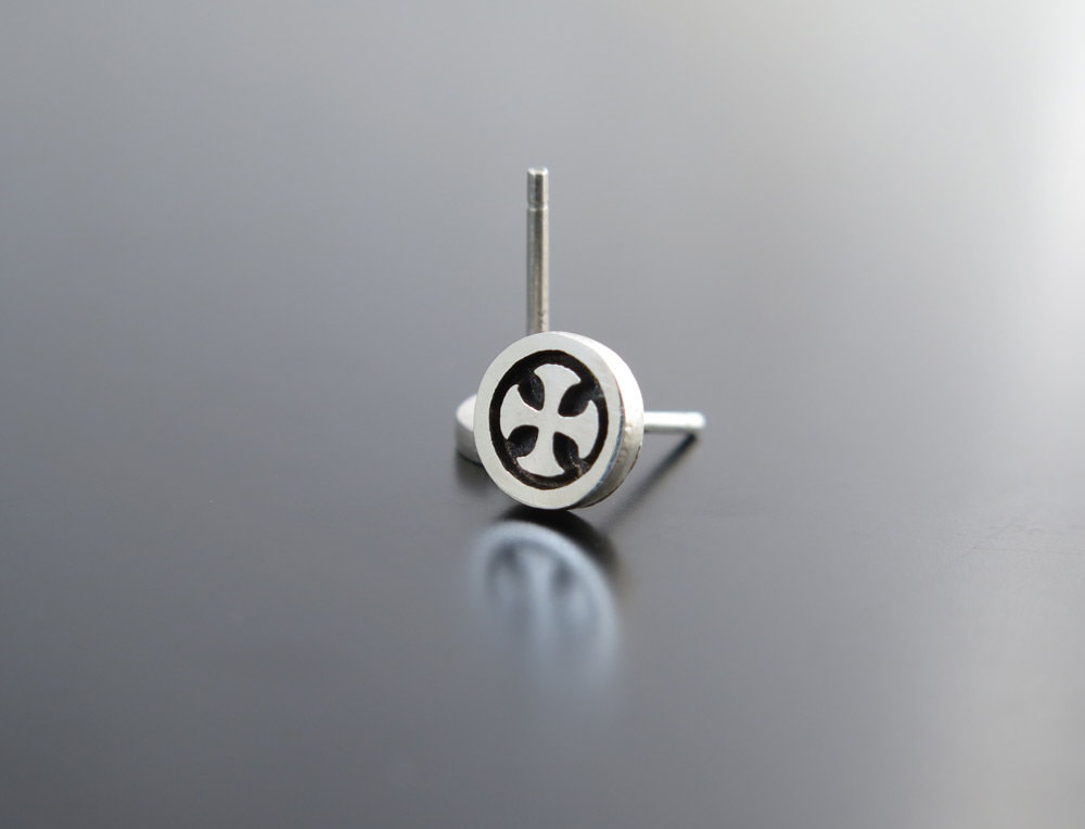 Amalfi Kreuz, Kreis Ohrstecker, Silber, Silber Amalfi Kreuz, Kreis Ohrstecker, Silber, Silber von VakadiJewelry