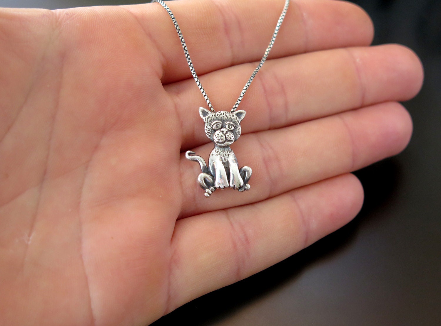 Katzenanhänger, Katzenanhänger Silber, Katze Feinschmuck, Sterling Silber, Katzenschmuck, Katzenliebhaber Schmuck, Handgemacht von VakadiJewelry