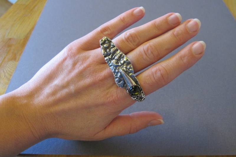 Silberring "New Beginning", Abstrakter, Handskulpturierter Ring Aus Recyceltem Silber, Metallarbeit, Dichroic Glas, " von ValentinasArtJewelry