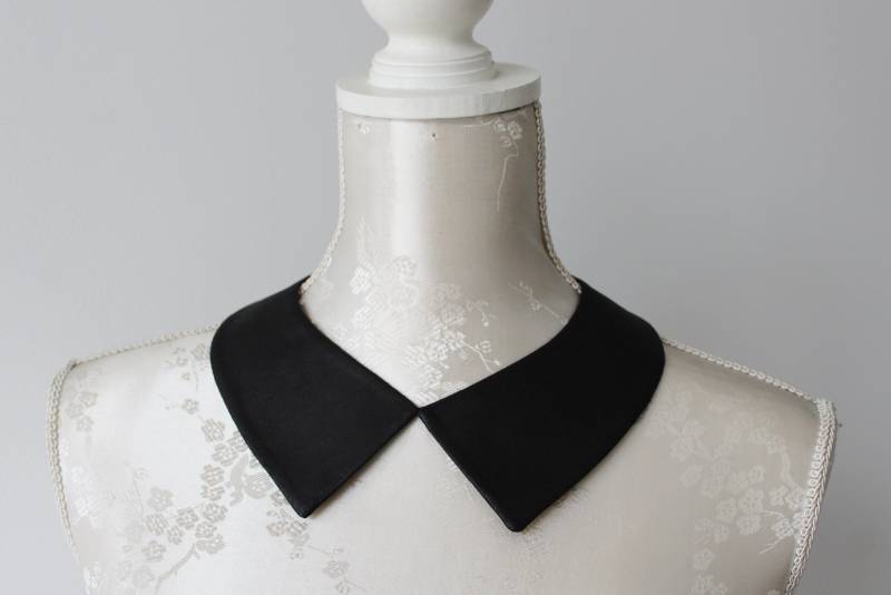 Lederhalsband Halskette in Schwarz Farbe Spitzenform Abnehmbar Zubehör Für Frauen Zweiseitig Peter Pan Kunstleder Klassiker von ValentinasBoutiquePL