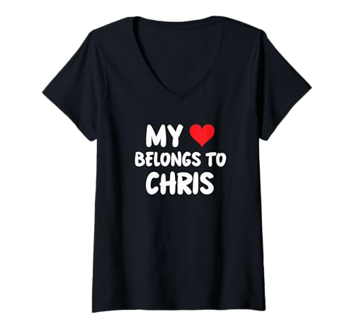 Damen Chris - Mein Herz gehört Chris - Liebe T-Shirt mit V-Ausschnitt von Valentine Anniversary Apparel for Men Women by RJ