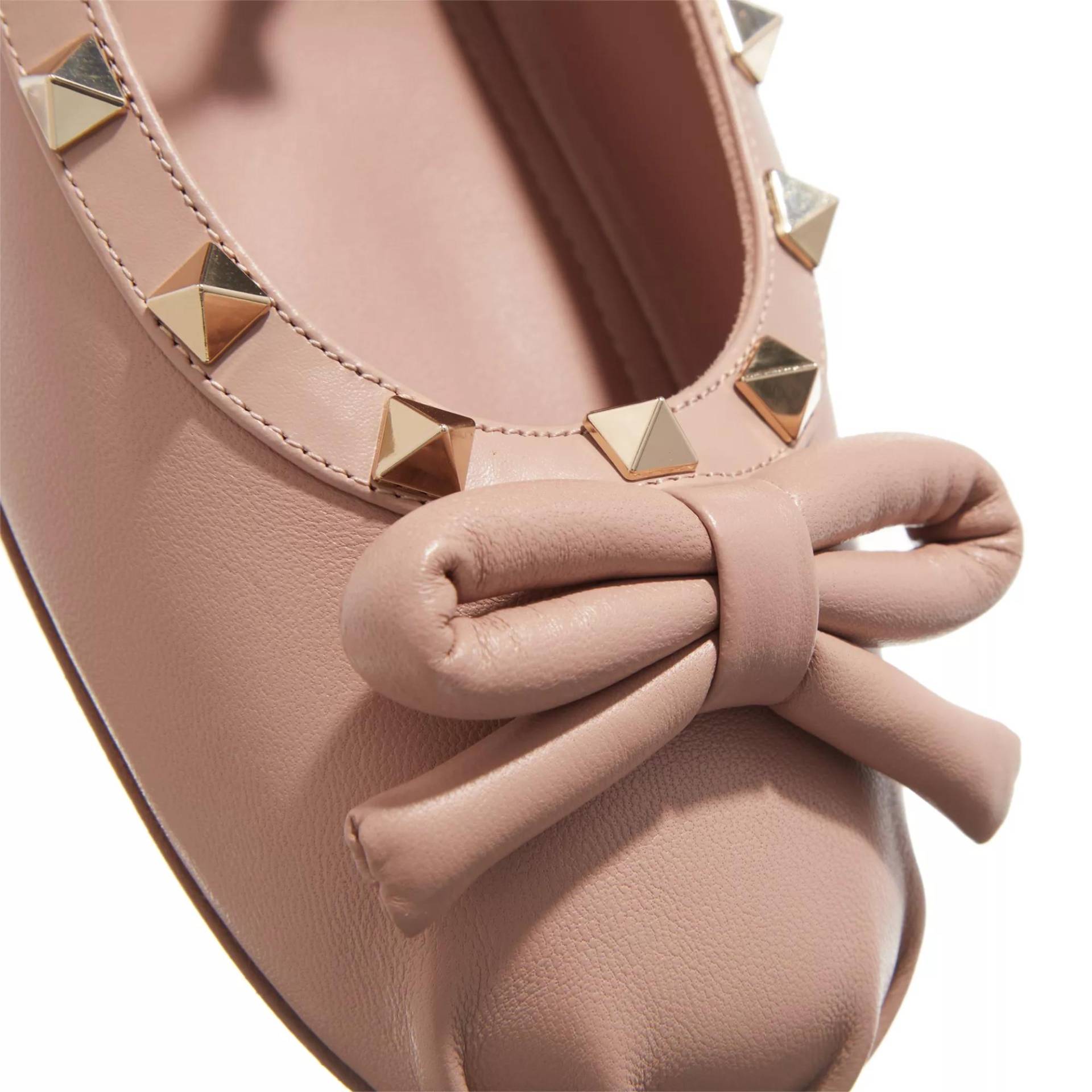 Valentino Garavani Loafers & Ballerinas - Ballerina Rockstud - Gr. 36 (EU) - in Beige - für Damen von Valentino Garavani