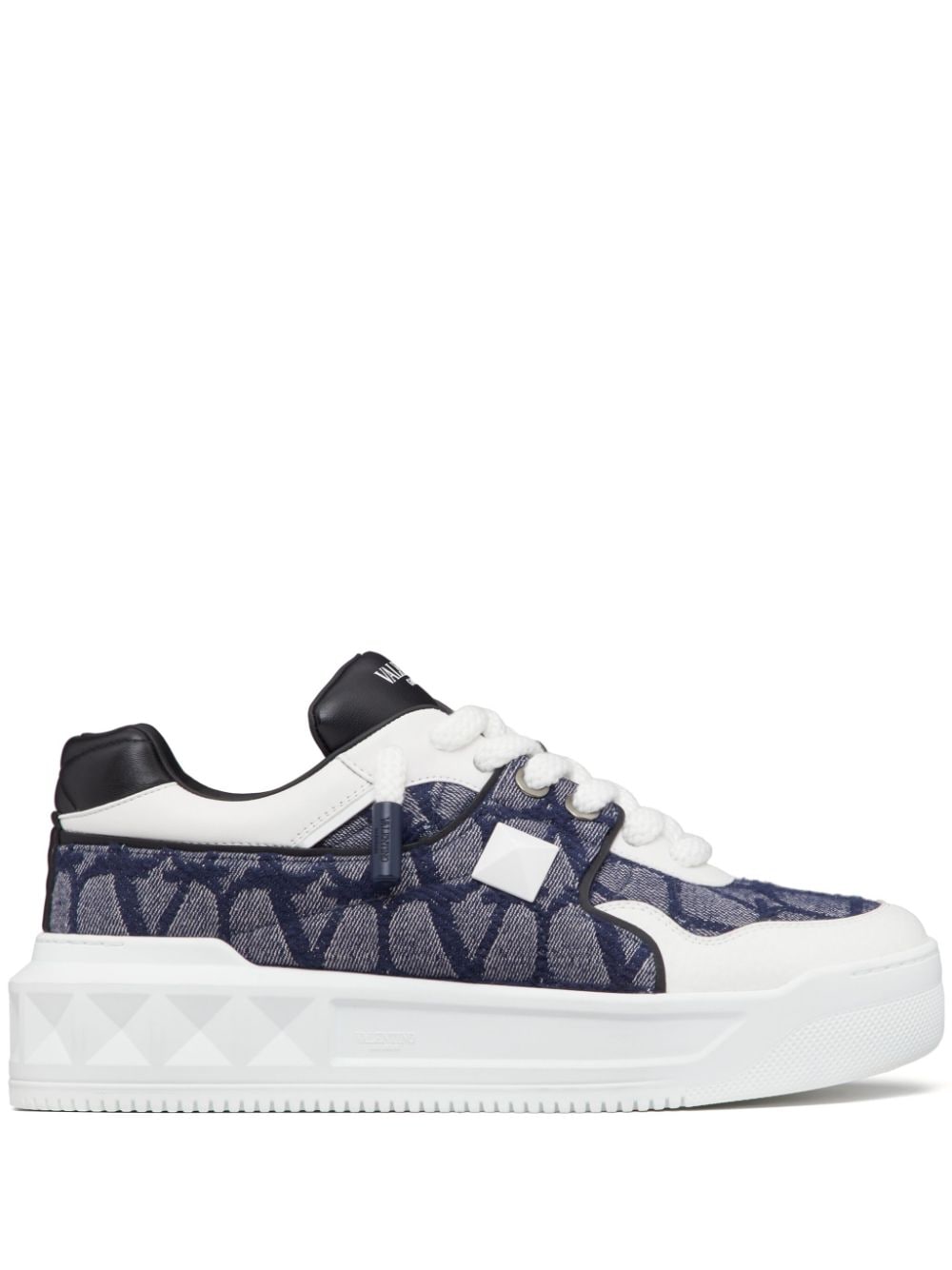 Valentino Garavani One Stud XL Toile Iconographe Sneakers - Blau von Valentino Garavani