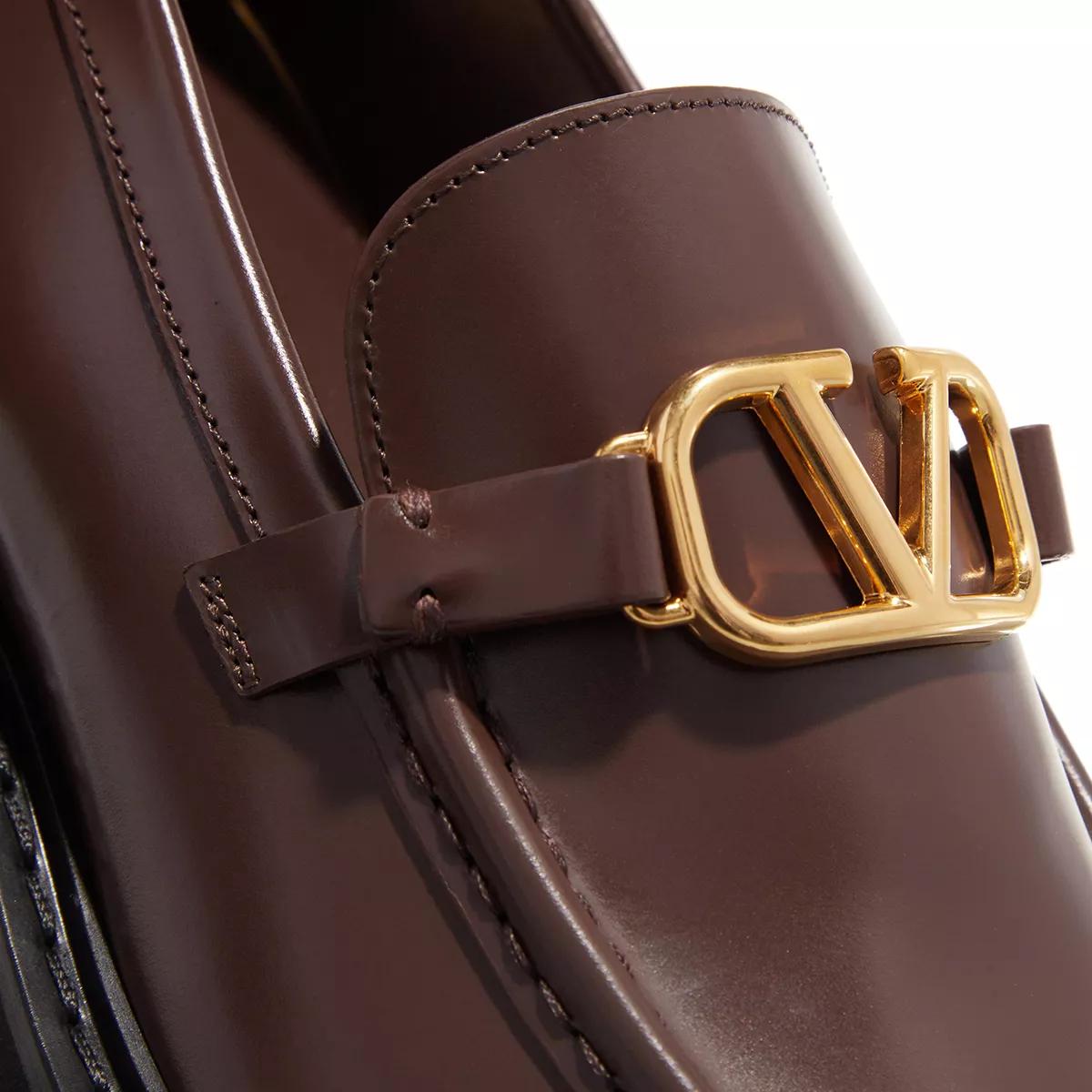 Valentino Garavani Slipper & Pantoletten - Mocassini Slippers Logo Signature - Gr. 38 (EU) - in Braun - für Damen von Valentino Garavani
