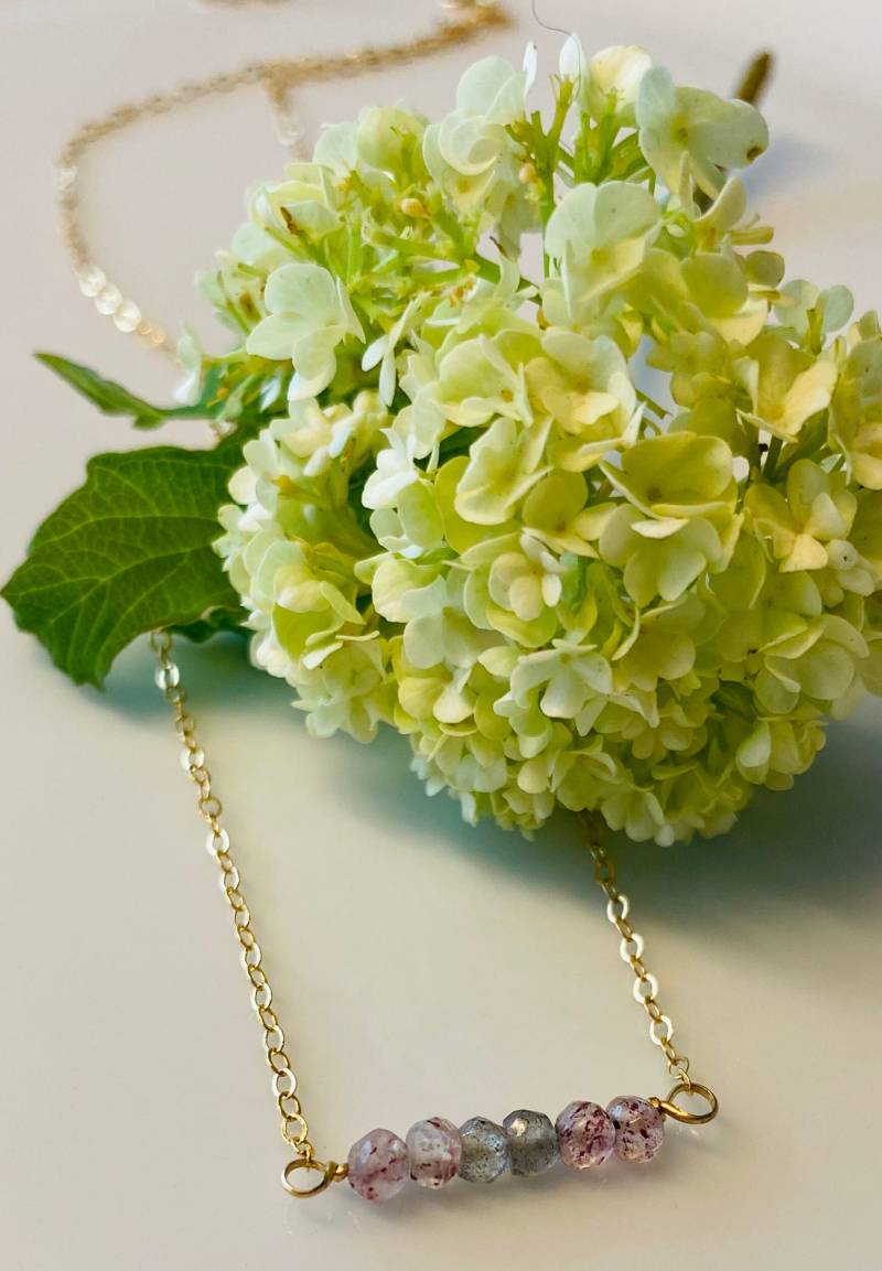 Quartz & Labradorite Bar Necklace | Gemstone 14K Gold Filled von ValeskaBischofDesign