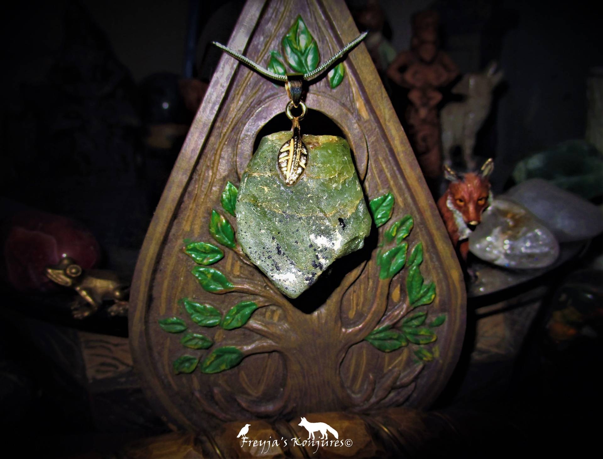 Olivin Peridot Blatt Anhänger - "Jewel Of Leo & Pele" von ValhallaGems