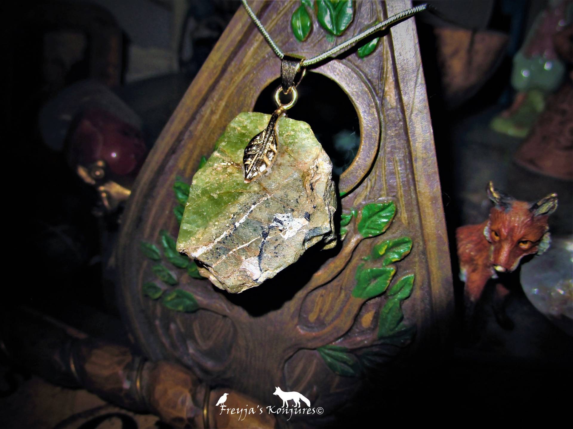 Olivin Peridot Blatt Anhänger - "Jewel Of Leo & Pele" von ValhallaGems