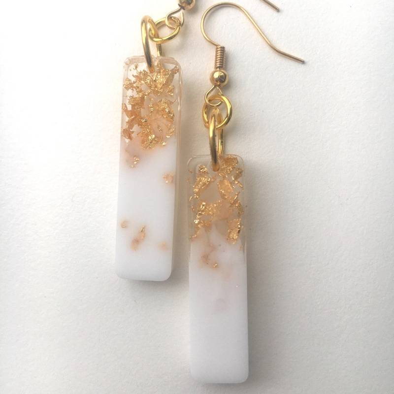 White Gold Flakes Collection - Rectangle Earrings von Valibelle