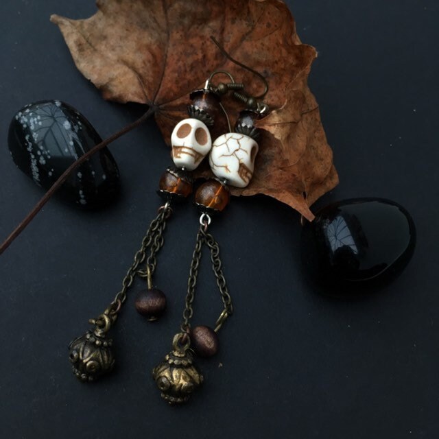 Boho Totenkopf Ohrringe von ValkyrieStone
