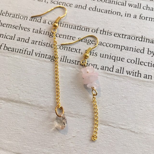 Übereinstimmende Ohrringe Mit Rosa Kristallen Und Swarovskikristall von ValkyrieStone