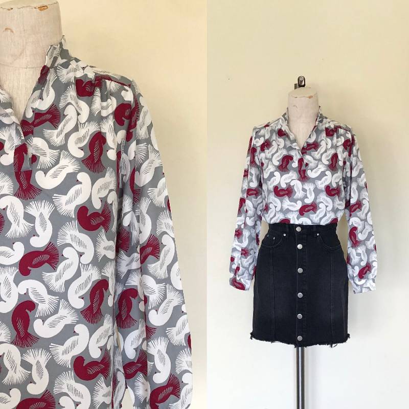 Vintage 1980Er Bluse Grau Und Maroon Retro Bird Print Langarmshirt - M von ValleyGirlPhx