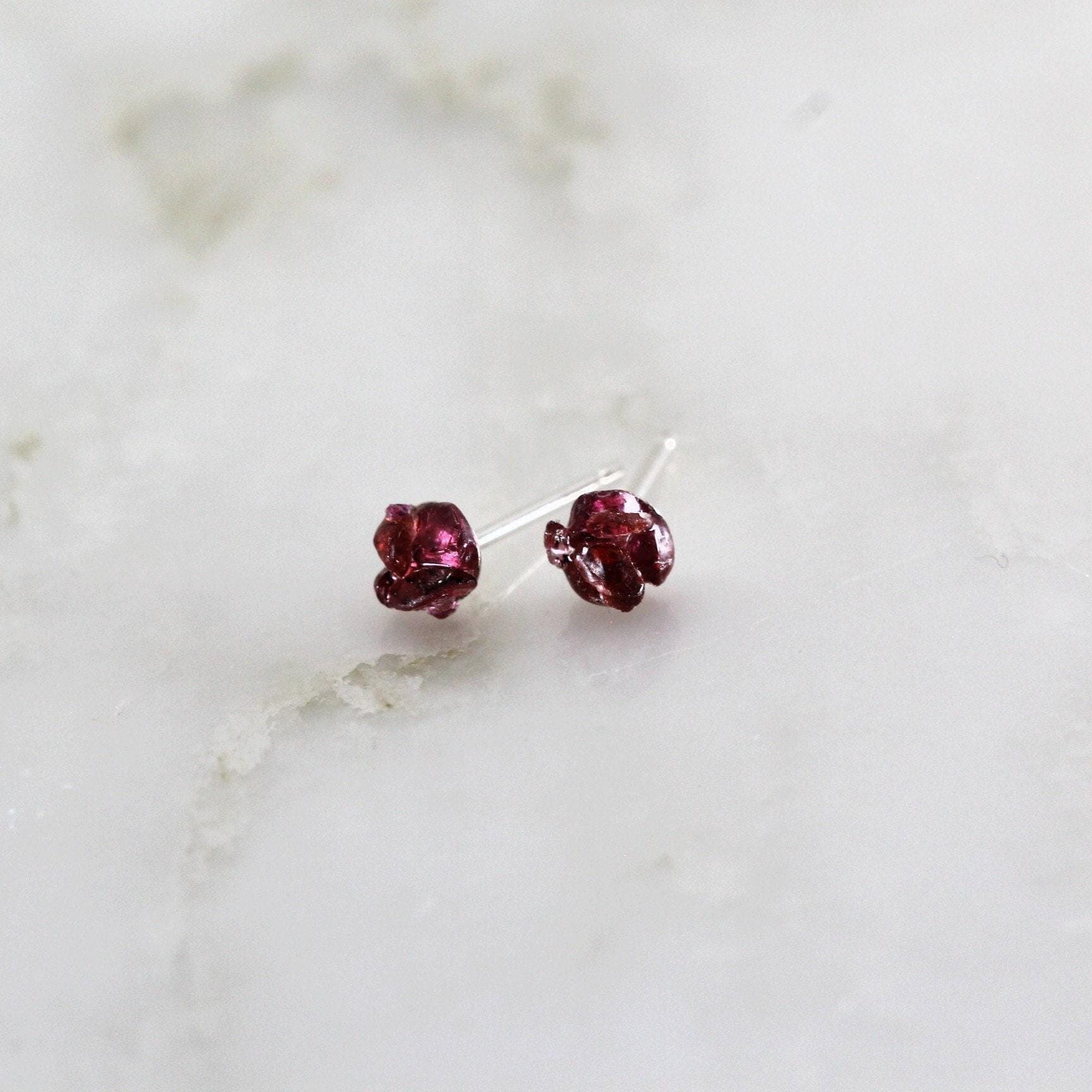 Roher Granat Sterling Silber Ohrstecker Januar Geburtsstein von VallomaJewelryShop