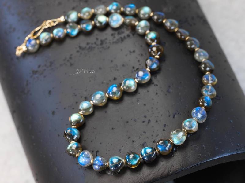 Blue Flash Labradorit Halskette, 14K Solid Gold Perlen Halskette von Valltasy