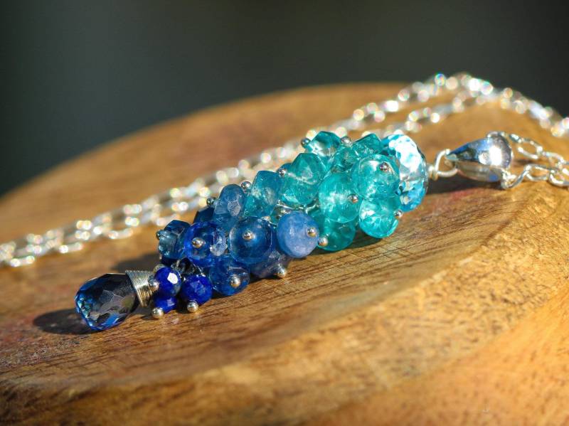 Kyanit & Apatit Sterling Silber Anhänger, Aqua Blauer Edelstein Cluster Halskette von Valltasy