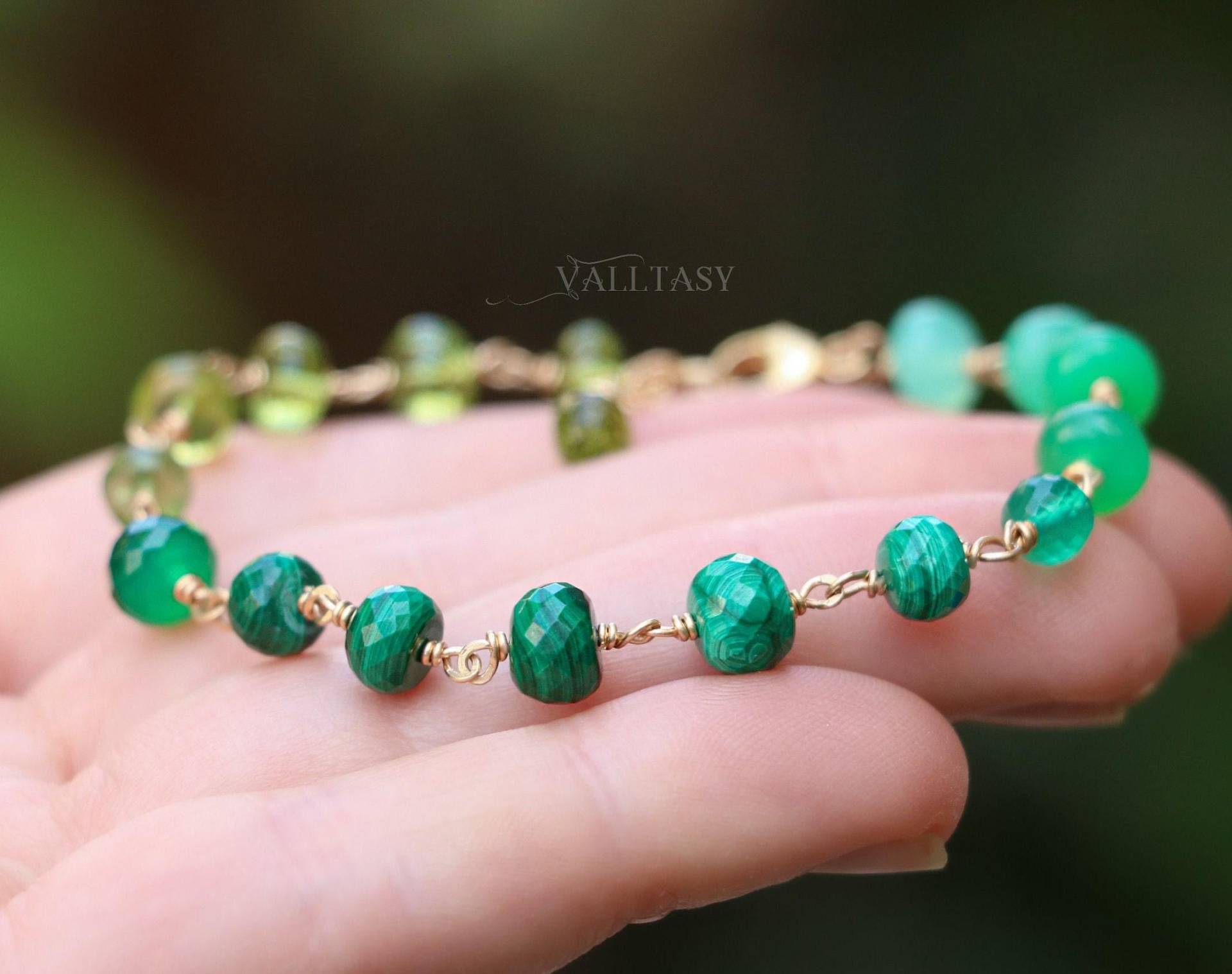 Malachit Armband Grün Edelstein Peridot Grünstein Grüne Perlen Chrysopras Solid Gold 14K von Valltasy