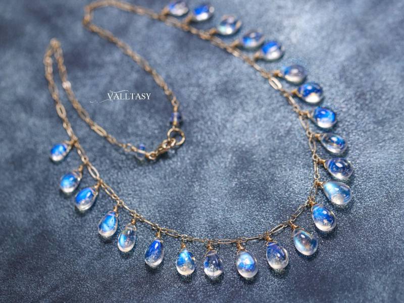 14K Solid Gold Regenbogen Mondstein Tropfen Halskette von Valltasy